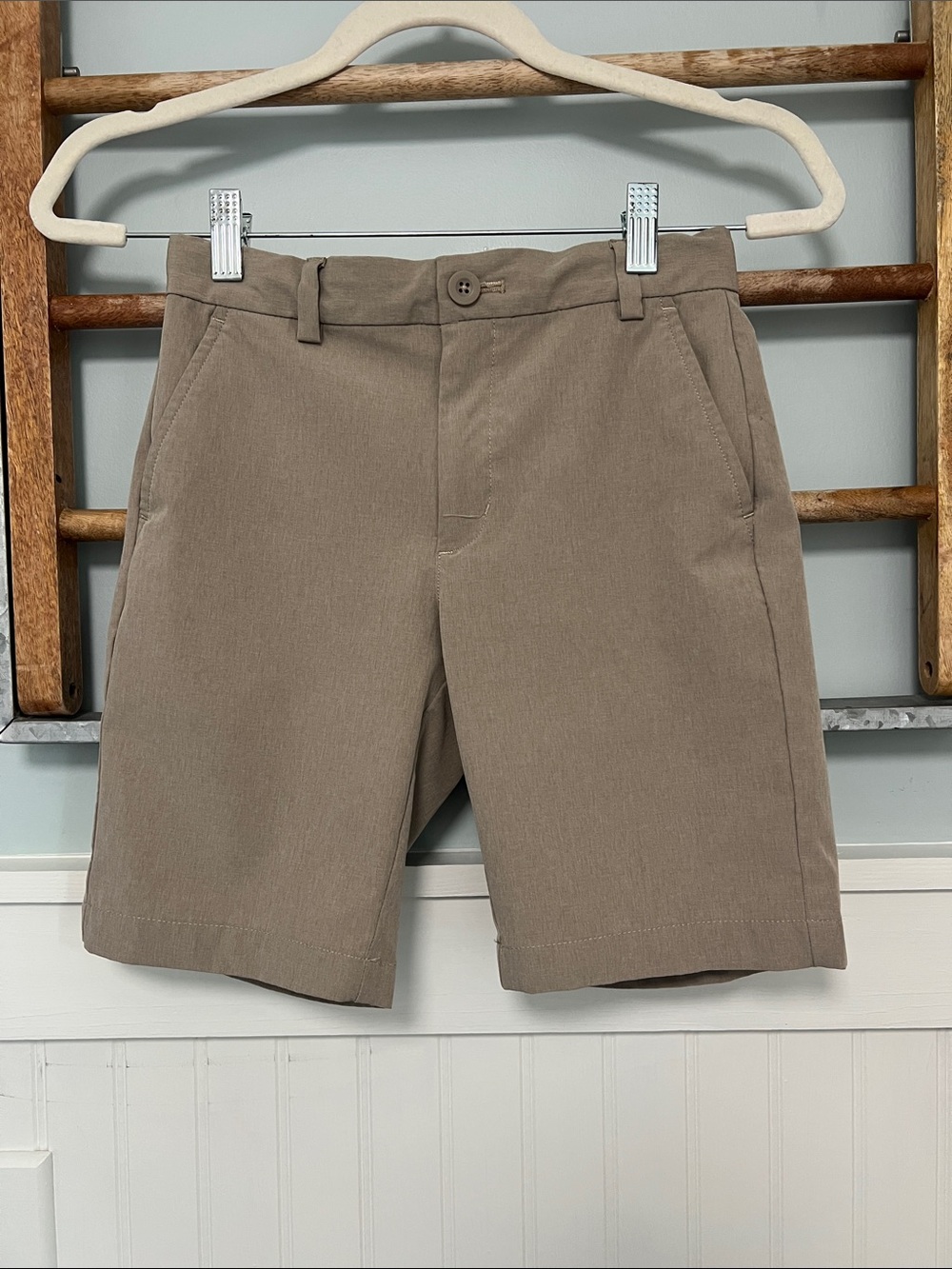 Boys, Vinyard Vines performance shorts size 10 khaki